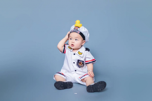 高安宝宝几个月攒肚子